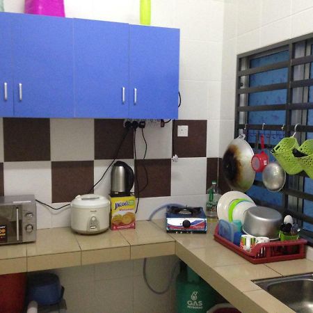 Nuha Homestay Seri Iskandar Exterior foto