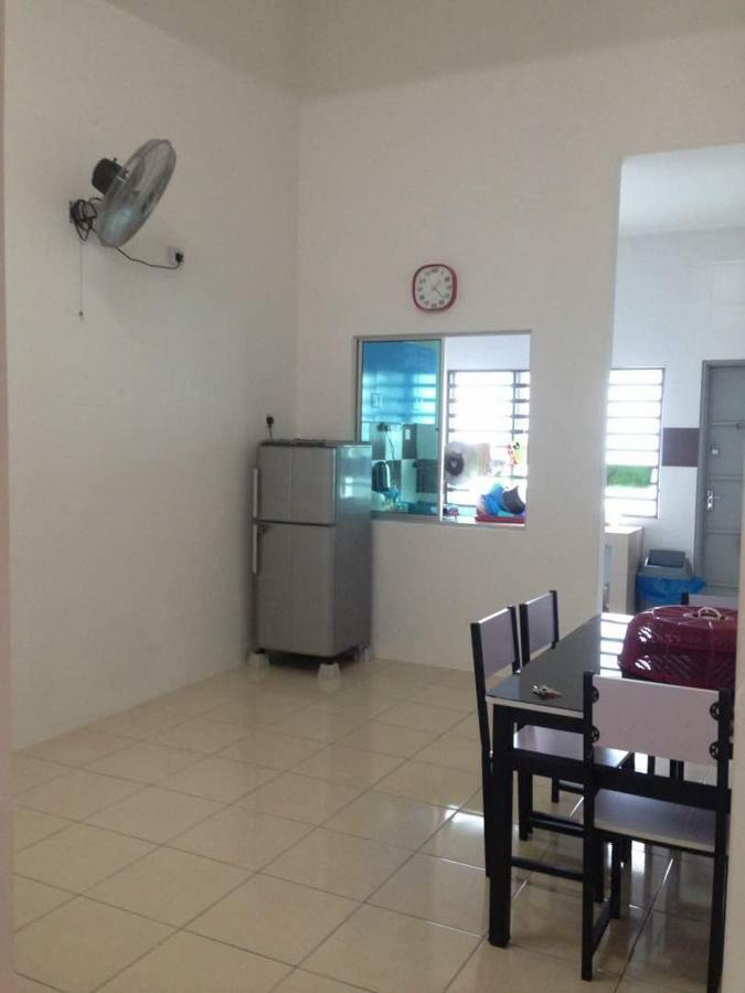 Nuha Homestay Seri Iskandar Exterior foto