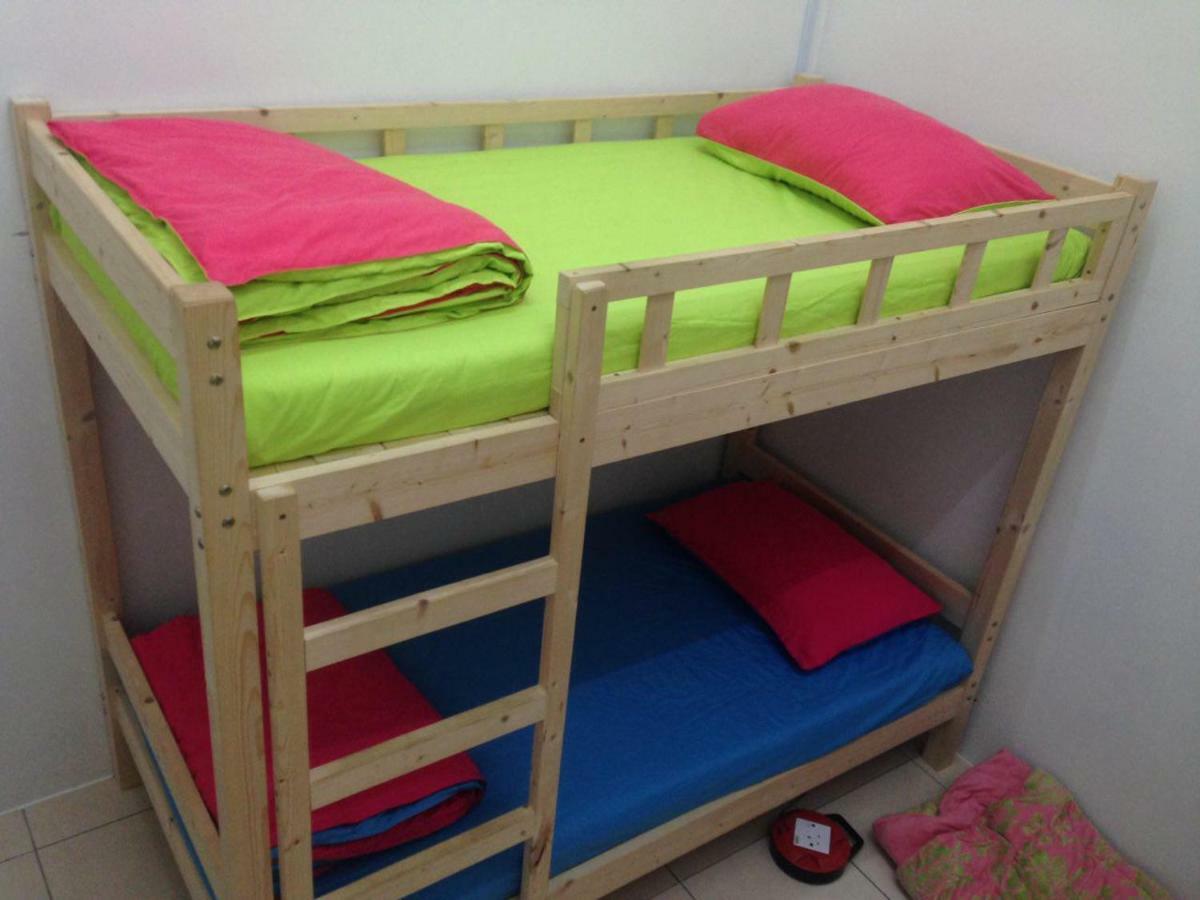 Nuha Homestay Seri Iskandar Exterior foto